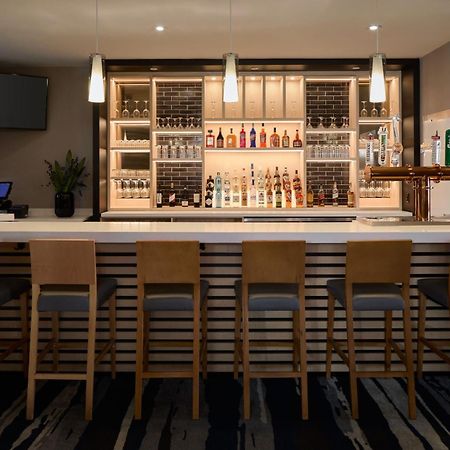 Fairfield Inn & Suites By Marriott Montreal Airport Дорвал Екстериор снимка